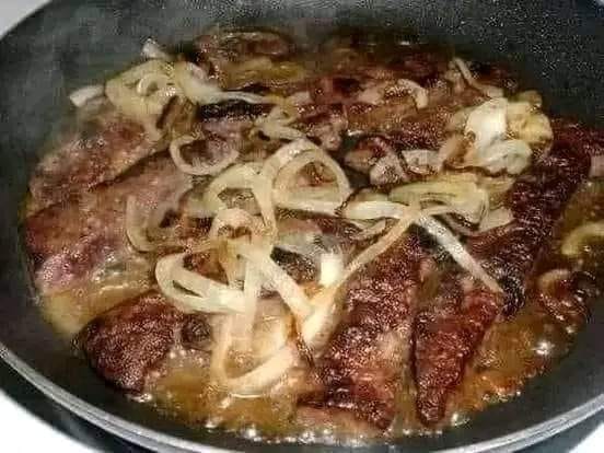 Delicious Liver And Onions Setdinners